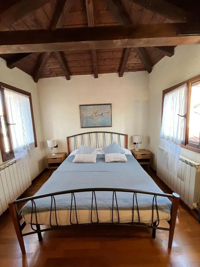 Romantic Rialto Apartment Venice