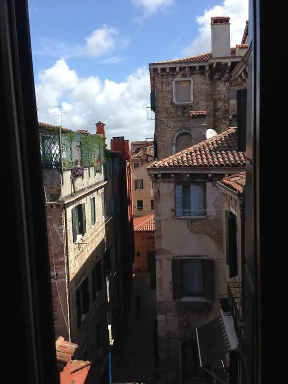 Romantic Rialto Apartment Venice