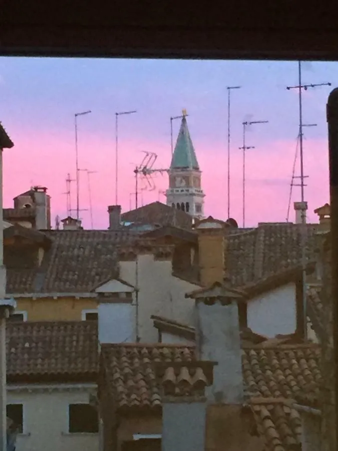 Romantic Rialto Apartment Venice